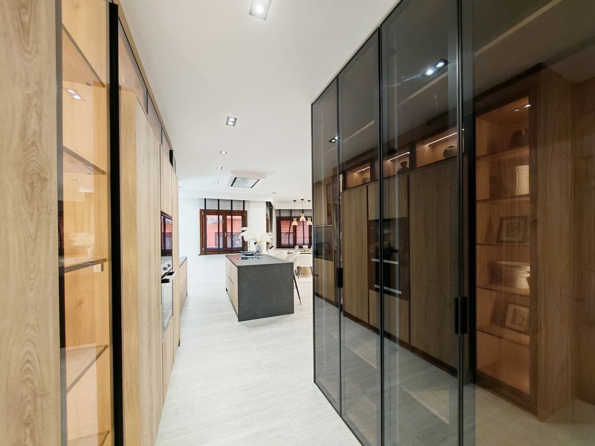 3 chambre Appartement à vendre à Estepona avec piscine garage - 1 525 000 € (Ref: 9347317)