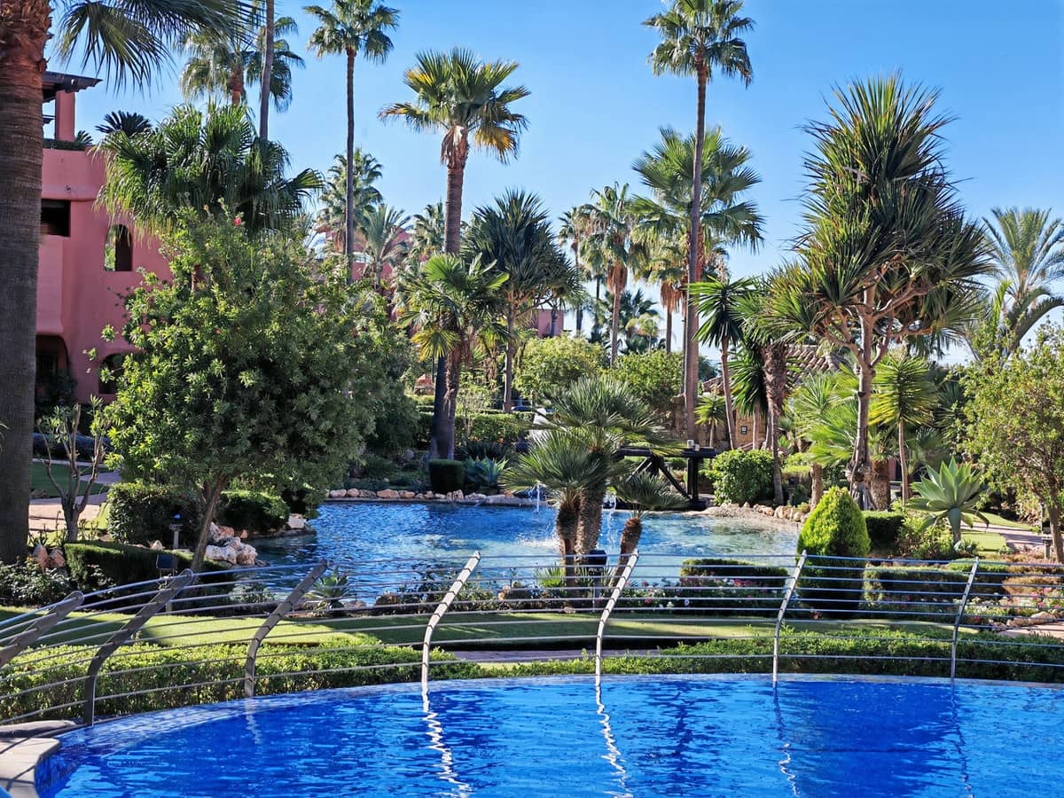 3 chambre Appartement à vendre à Estepona avec piscine garage - 1 525 000 € (Ref: 9347317)