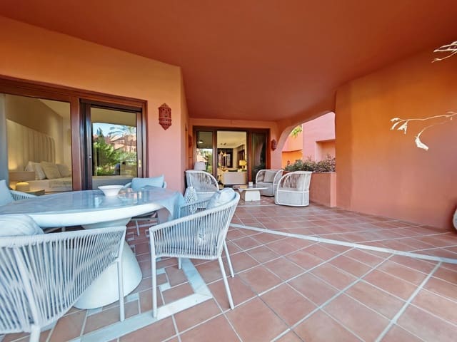 3 sypialnia Apartament na sprzedaż w Estepona z basenem garażem - 1 525 000 € (Ref: 9347317)