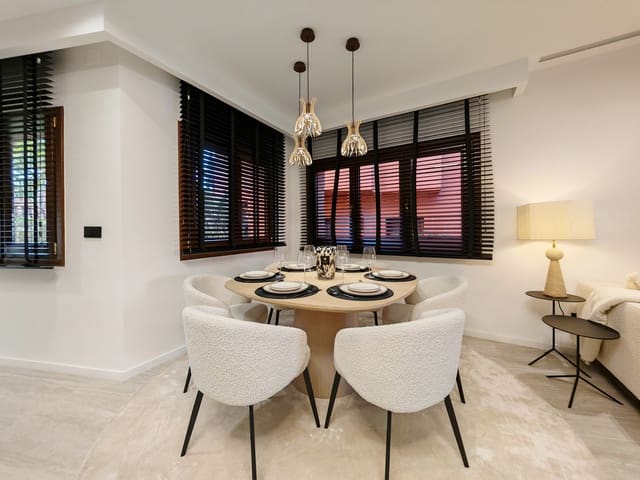 3 sypialnia Apartament na sprzedaż w Estepona z basenem garażem - 1 525 000 € (Ref: 9347317)