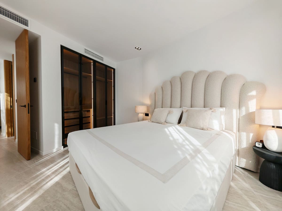 3 sovrum Lägenhet till salu i Estepona med pool garage - 1 525 000 € (Ref: 9347317)