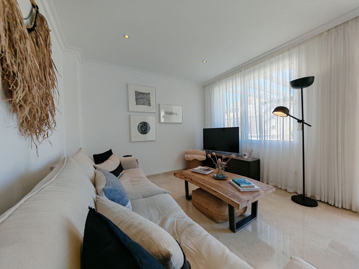 3 bedroom Apartment for sale in La Mairena with pool garage - € 530,000 (Ref: 9368928)