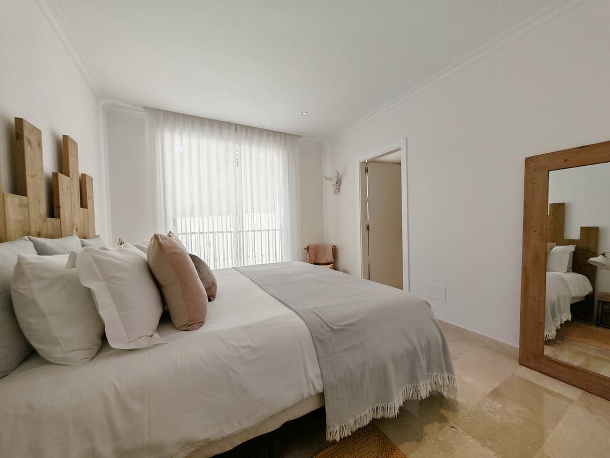 3 bedroom Apartment for sale in La Mairena with pool garage - € 530,000 (Ref: 9368928)