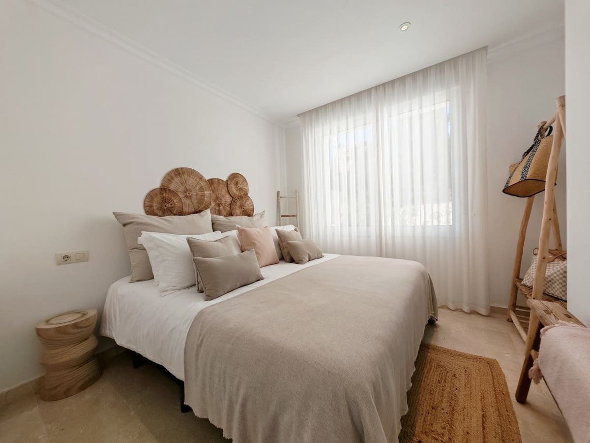 3 bedroom Apartment for sale in La Mairena with pool garage - € 530,000 (Ref: 9368928)