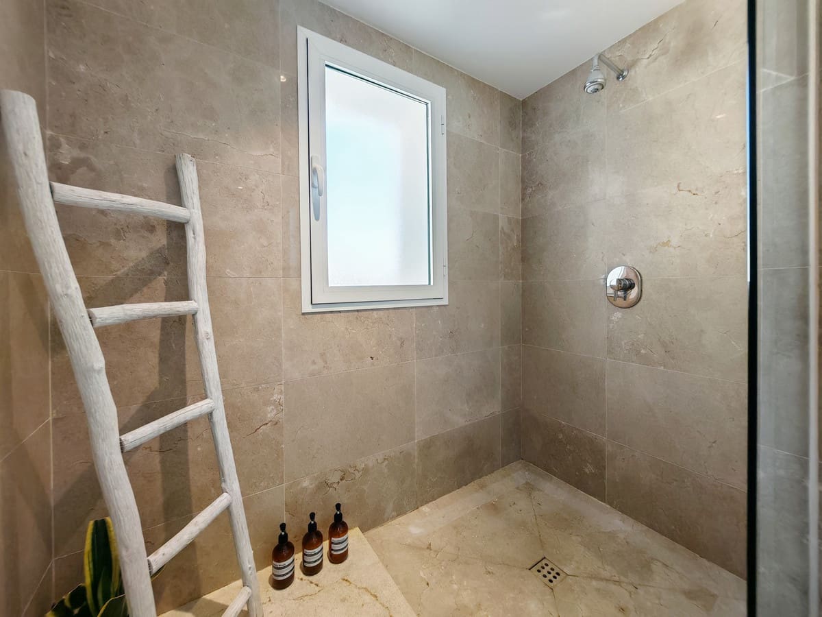 3 bedroom Apartment for sale in La Mairena with pool garage - € 530,000 (Ref: 9368928)