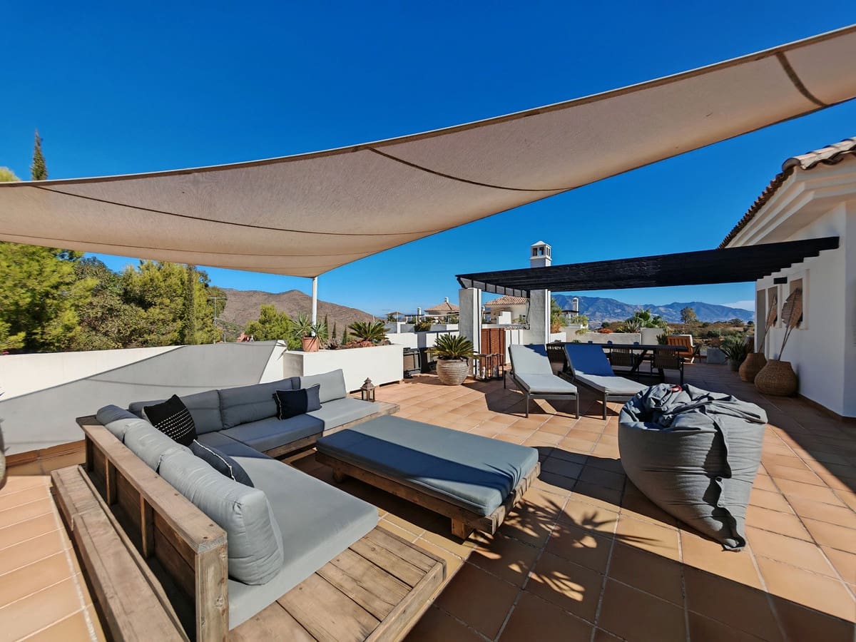 3 bedroom Apartment for sale in La Mairena with pool garage - € 530,000 (Ref: 9368928)