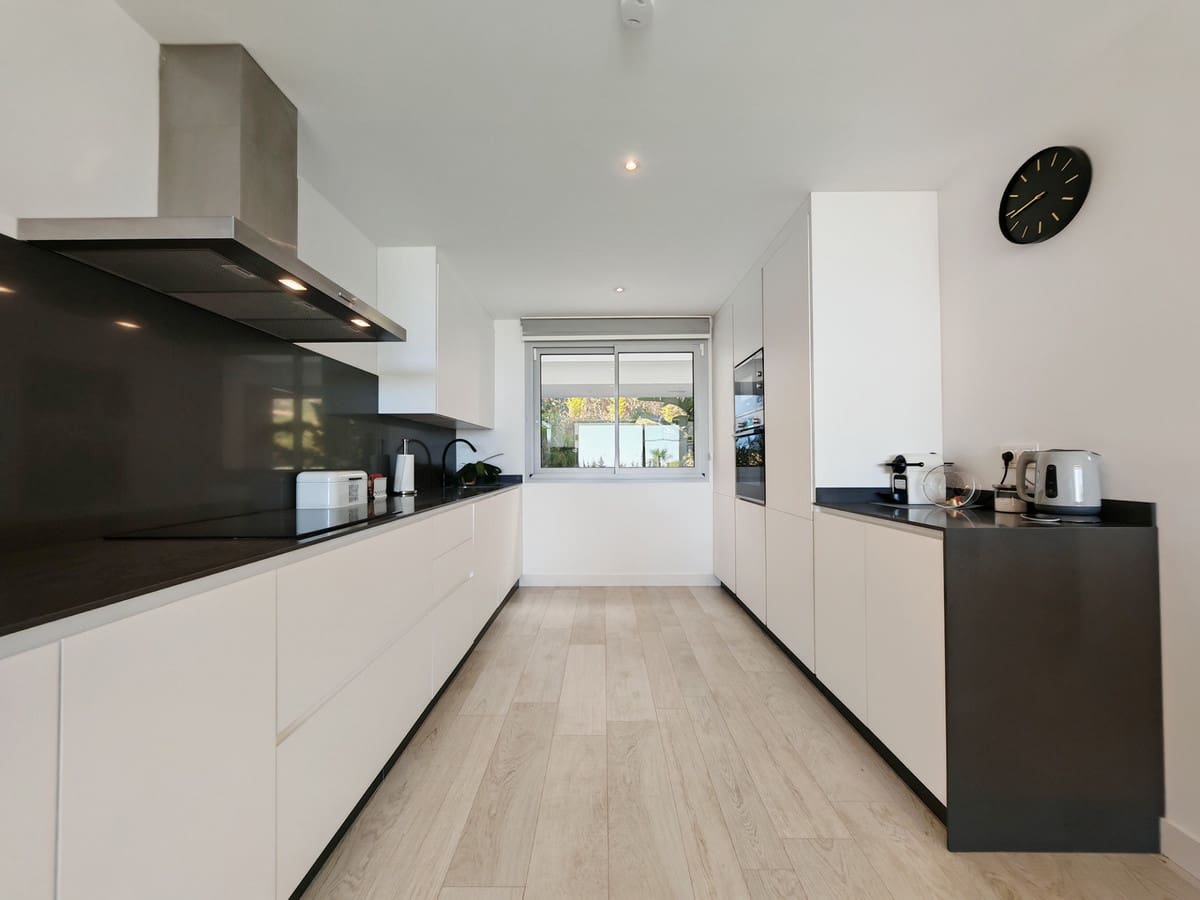 Apartamento de 2 habitaciones en Casares en venta con piscina garaje - 559.000 € (Ref: 9368929)