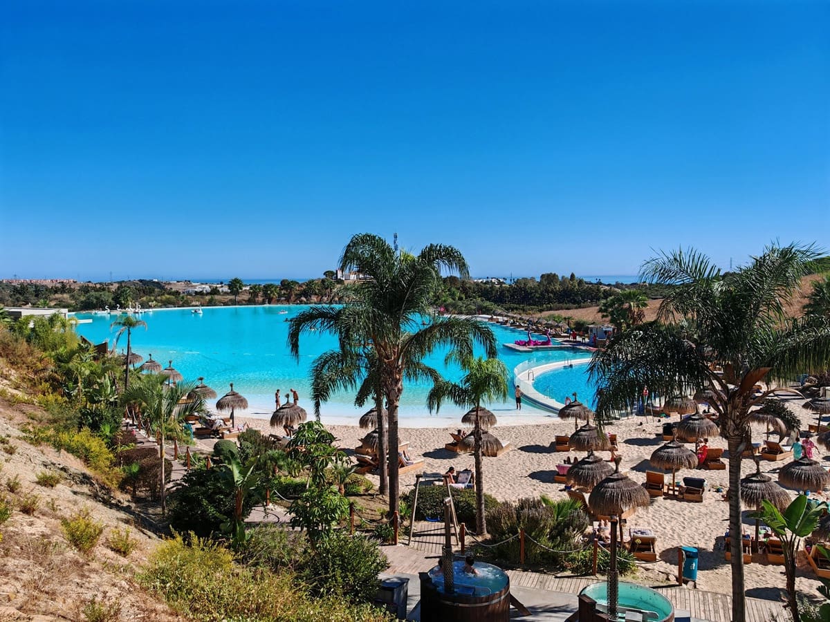 Apartamento de 2 habitaciones en Casares en venta con piscina garaje - 559.000 € (Ref: 9368929)