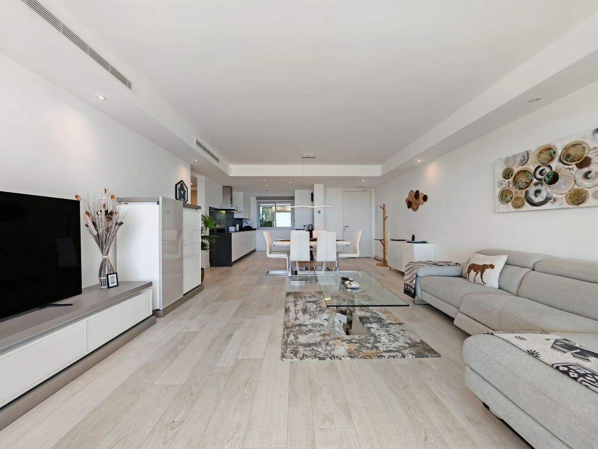 2 slaapkamer Appartement te koop in Casares met zwembad garage - € 559.000 (Ref: 9368929)