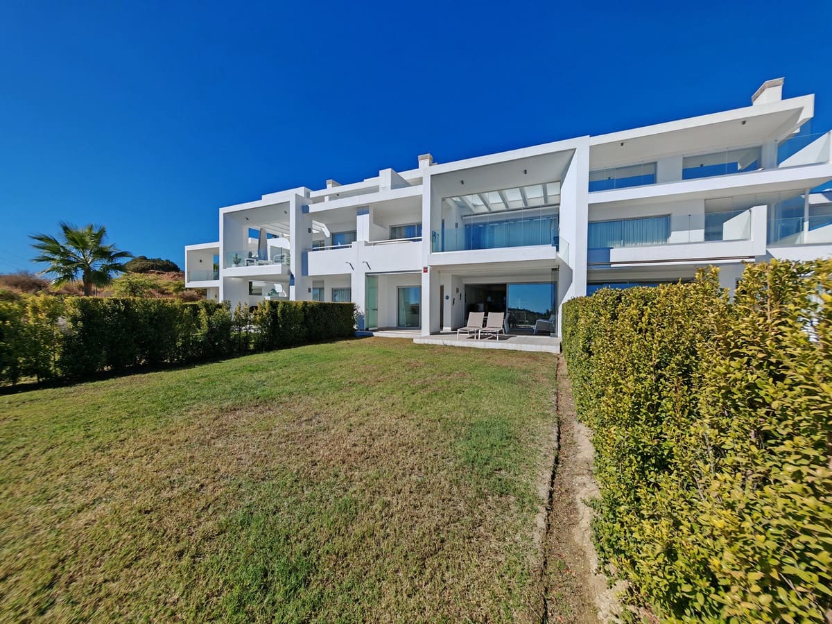 2 slaapkamer Appartement te koop in Casares met zwembad garage - € 559.000 (Ref: 9368929)