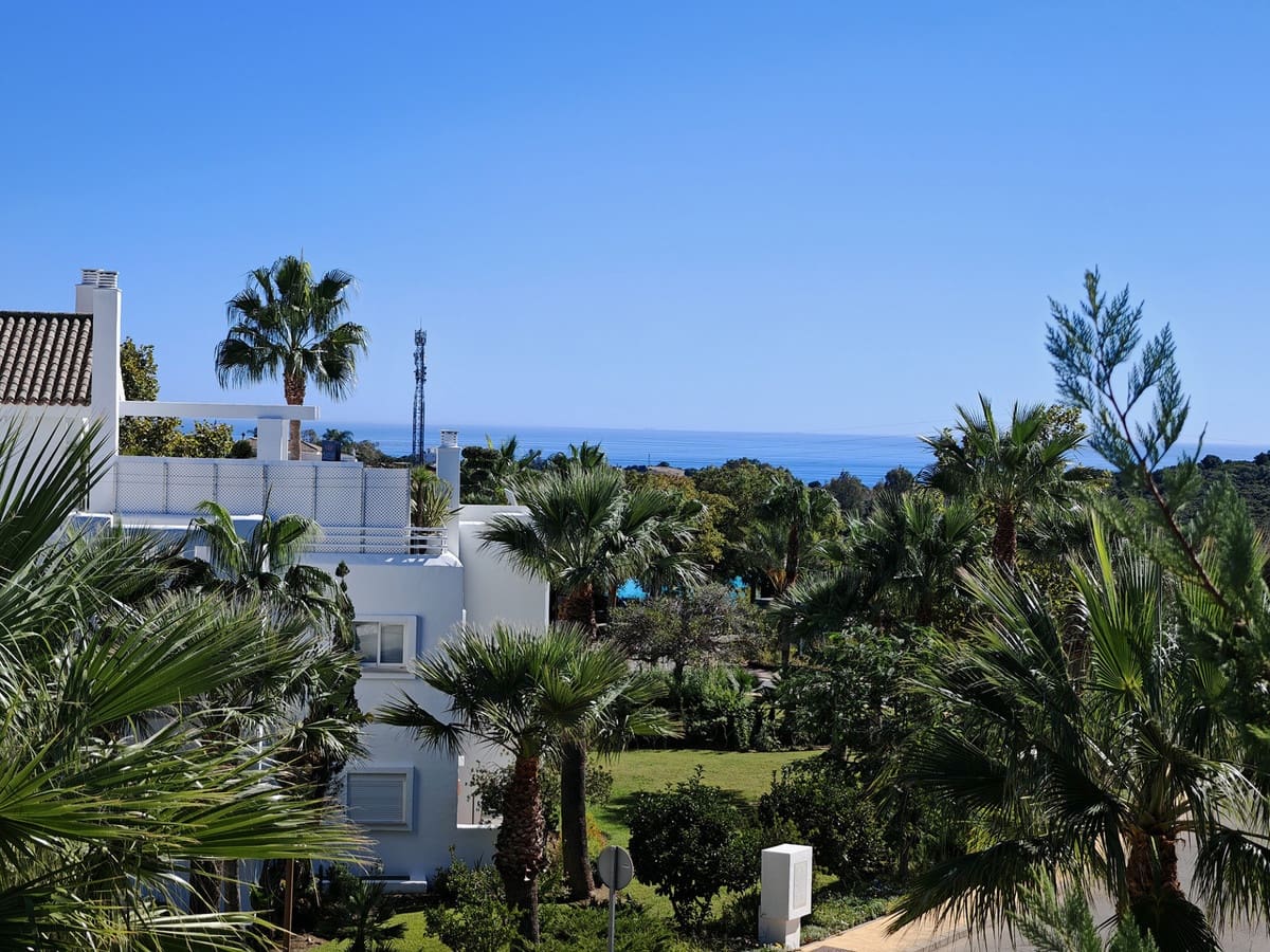 2 slaapkamer Appartement te koop in Casares met zwembad garage - € 559.000 (Ref: 9368929)