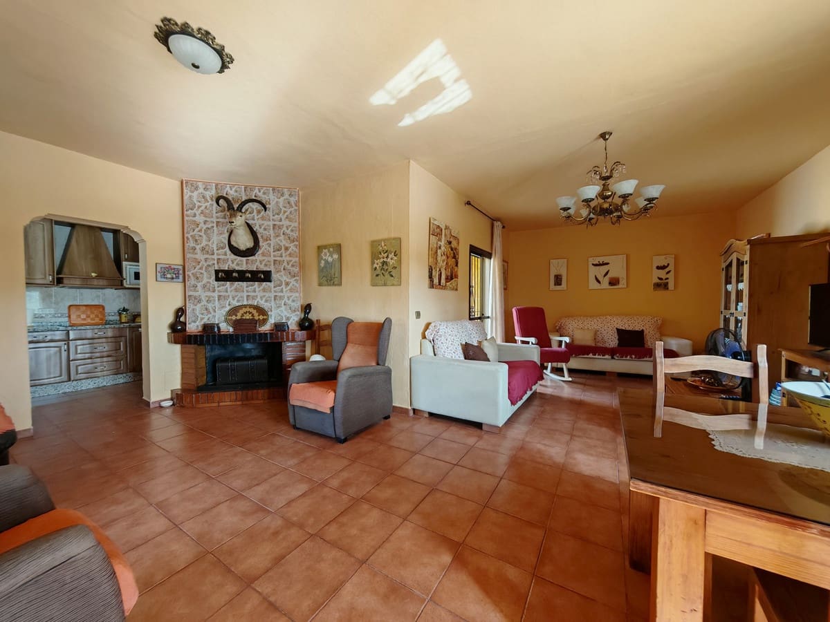 3 camera da letto Finca/Casa di Campagna in vendita in Estepona con piscina garage - 750.000 € (Rif: 9368930)