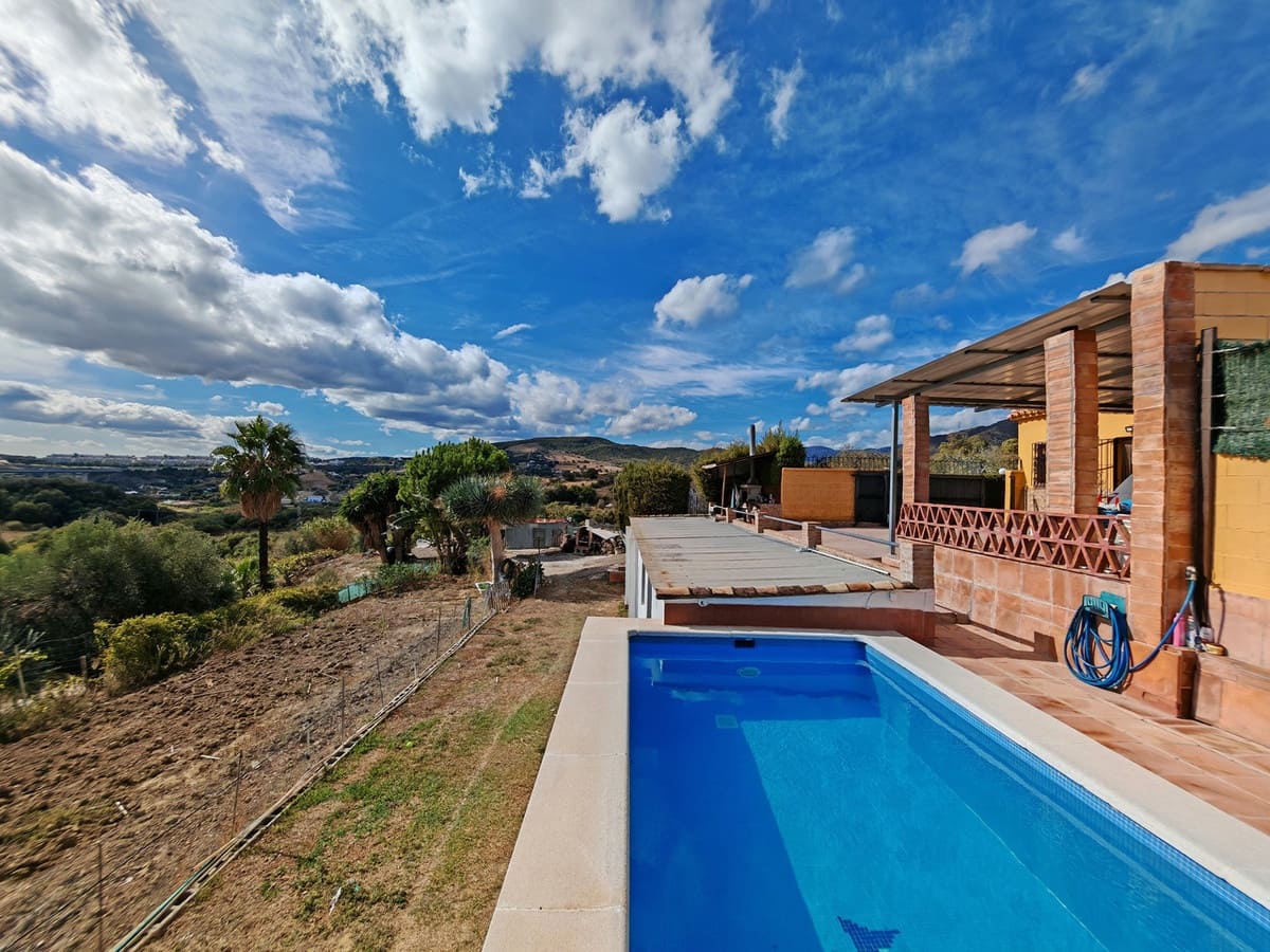 3 camera da letto Finca/Casa di Campagna in vendita in Estepona con piscina garage - 750.000 € (Rif: 9368930)