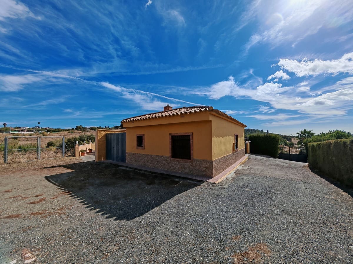 3 slaapkamer Finca/Landhuis te koop in Estepona met zwembad garage - € 750.000 (Ref: 9368930)