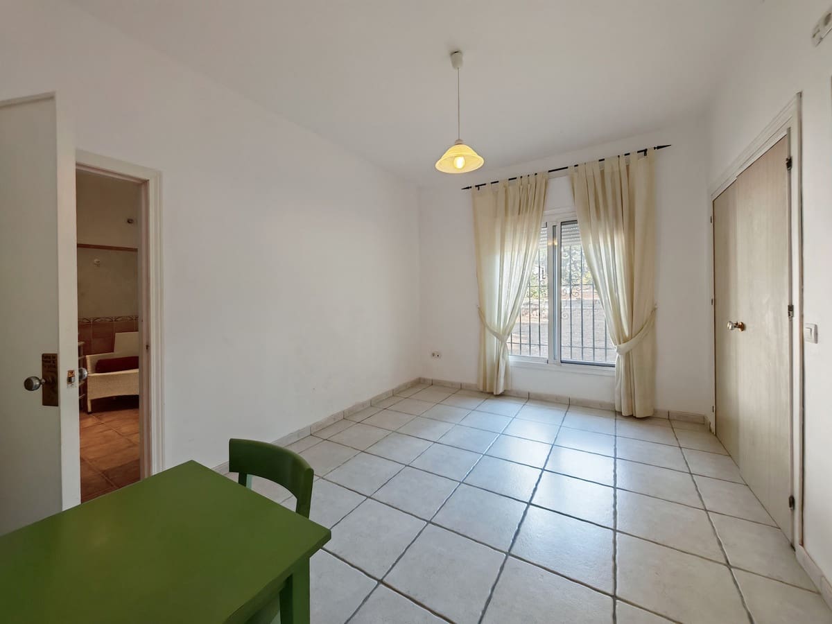 12 slaapkamer Villa te koop in Marbella met zwembad garage - € 1.900.000 (Ref: 9371990)