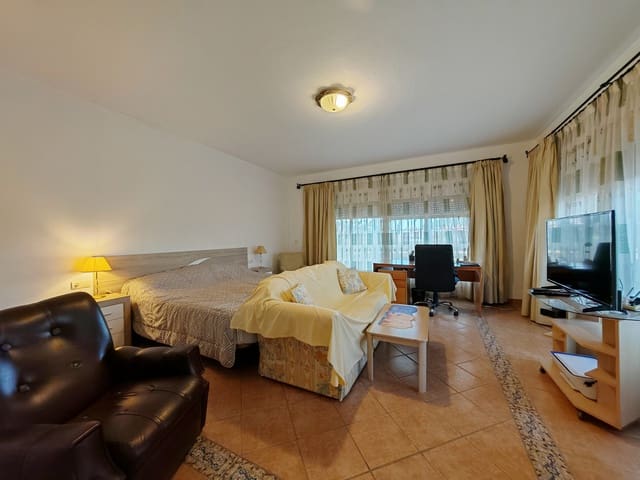 12 slaapkamer Villa te koop in Marbella met zwembad garage - € 1.900.000 (Ref: 9371990)