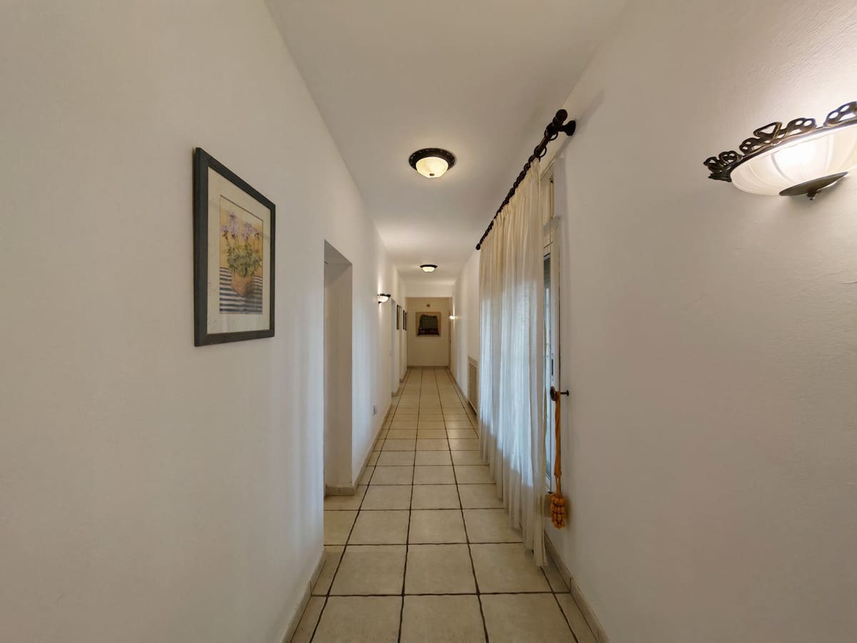 12 bedroom Villa for sale in Marbella with pool garage - € 1,900,000 (Ref: 9371990)