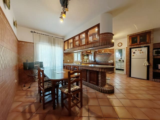 12 sypialnia Willa na sprzedaż w Marbella z basenem garażem - 1 900 000 € (Ref: 9371990)