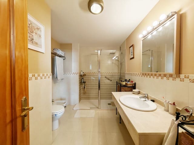 3 slaapkamer Appartement te koop in Calahonda, Mijas met zwembad garage - € 363.000 (Ref: 9372261)