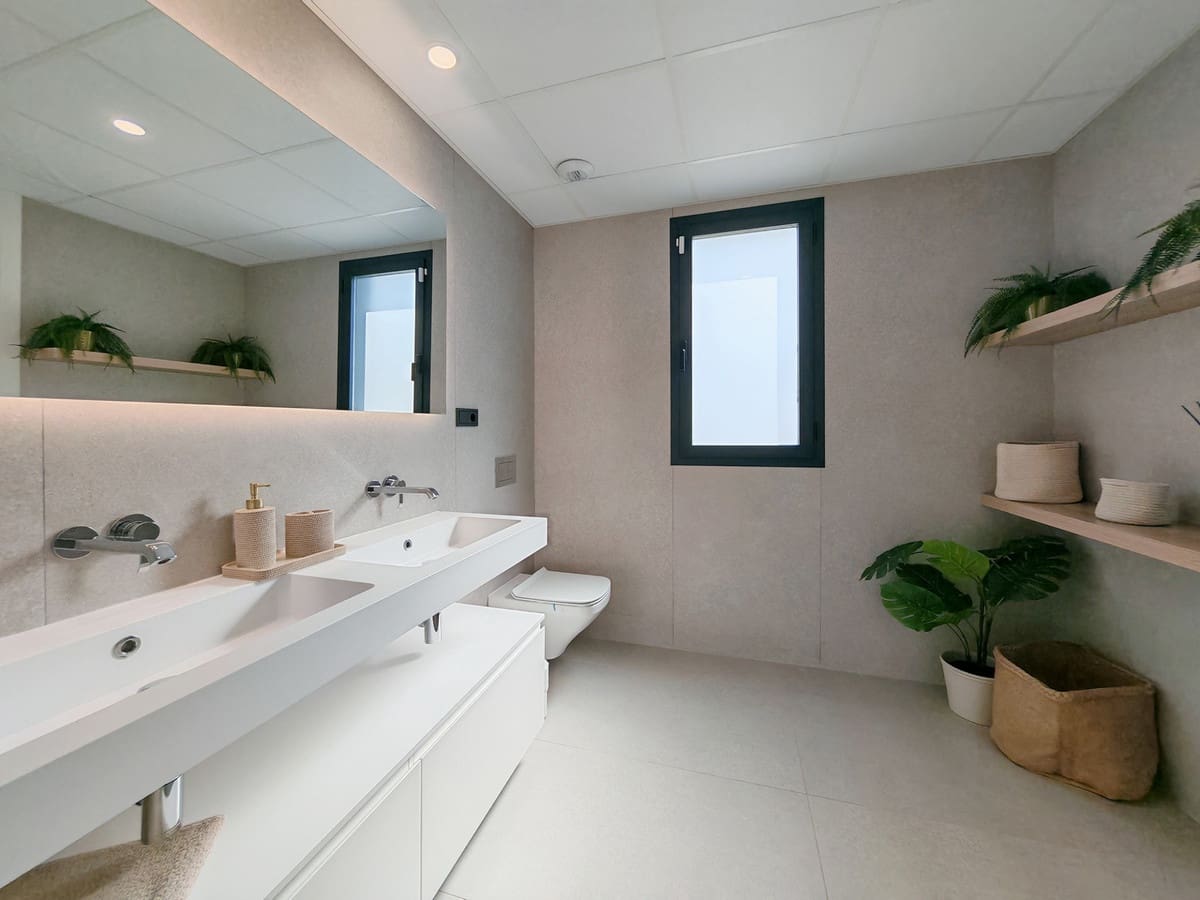 3 slaapkamer Appartement te koop in Los Monteros met zwembad garage - € 1.295.000 (Ref: 9387862)