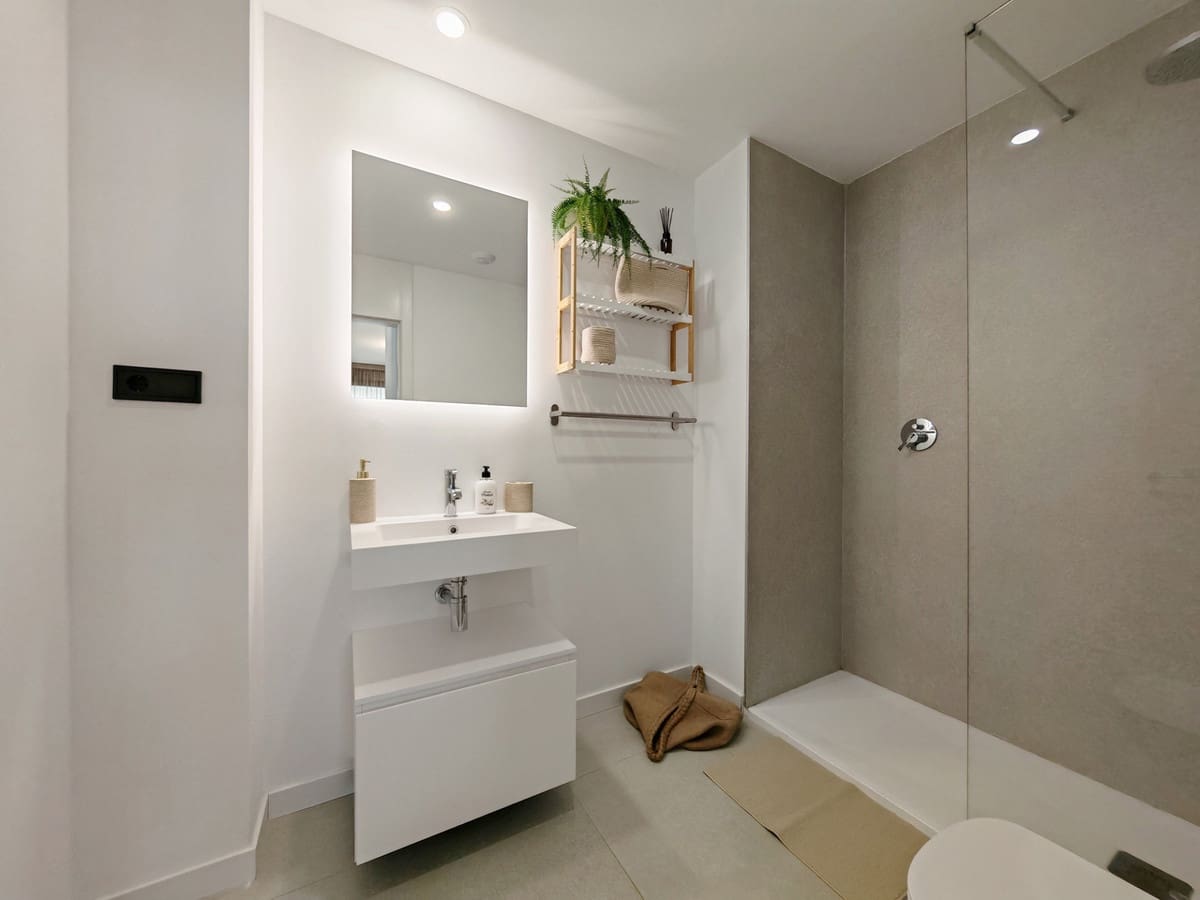 3 slaapkamer Appartement te koop in Los Monteros met zwembad garage - € 1.295.000 (Ref: 9387862)