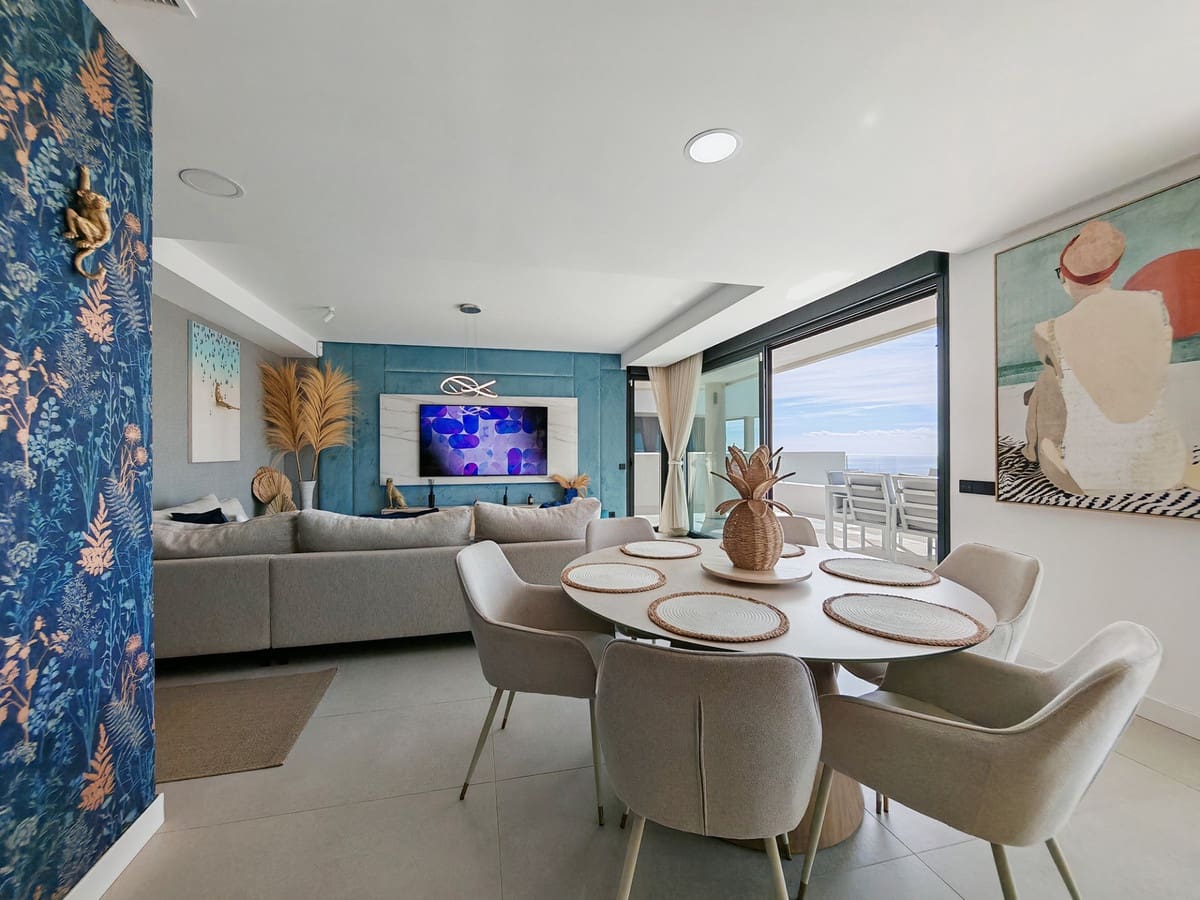 3 slaapkamer Appartement te koop in Los Monteros met zwembad garage - € 1.295.000 (Ref: 9387862)