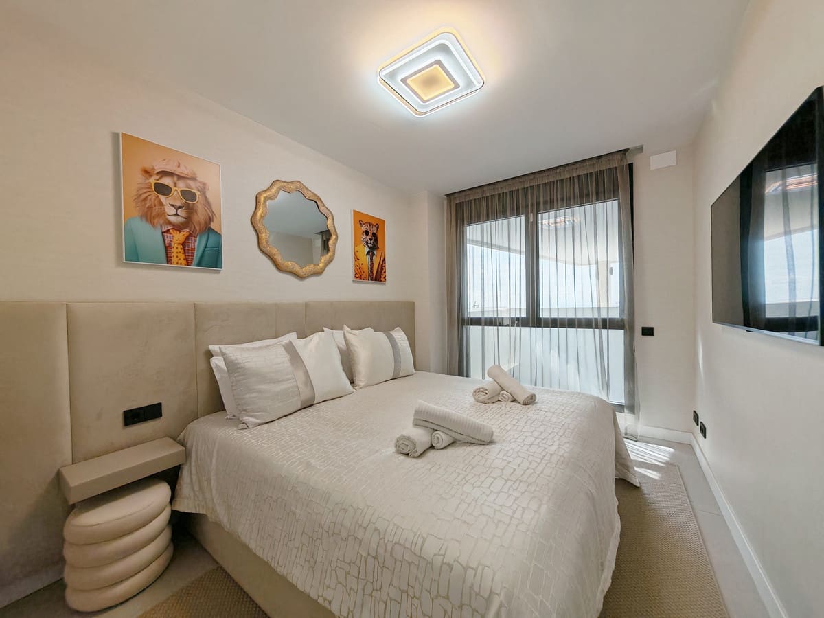 3 bedroom Apartment for sale in Los Monteros with pool garage - € 1,295,000 (Ref: 9387862)