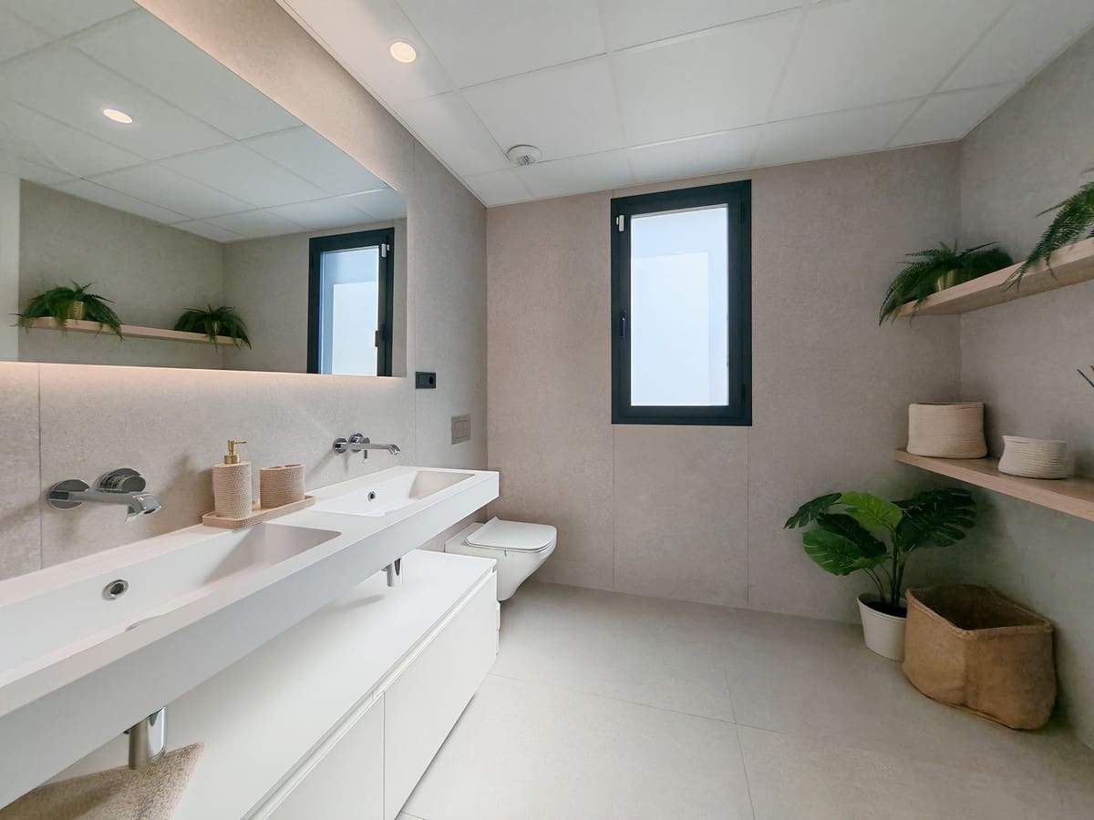 3 bedroom Apartment for sale in Los Monteros with pool garage - € 1,295,000 (Ref: 9387862)