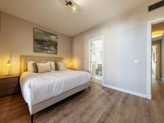 2 bedroom Apartment for sale in El Paraiso, Estepona with pool garage - € 325,000 (Ref: 9387863)