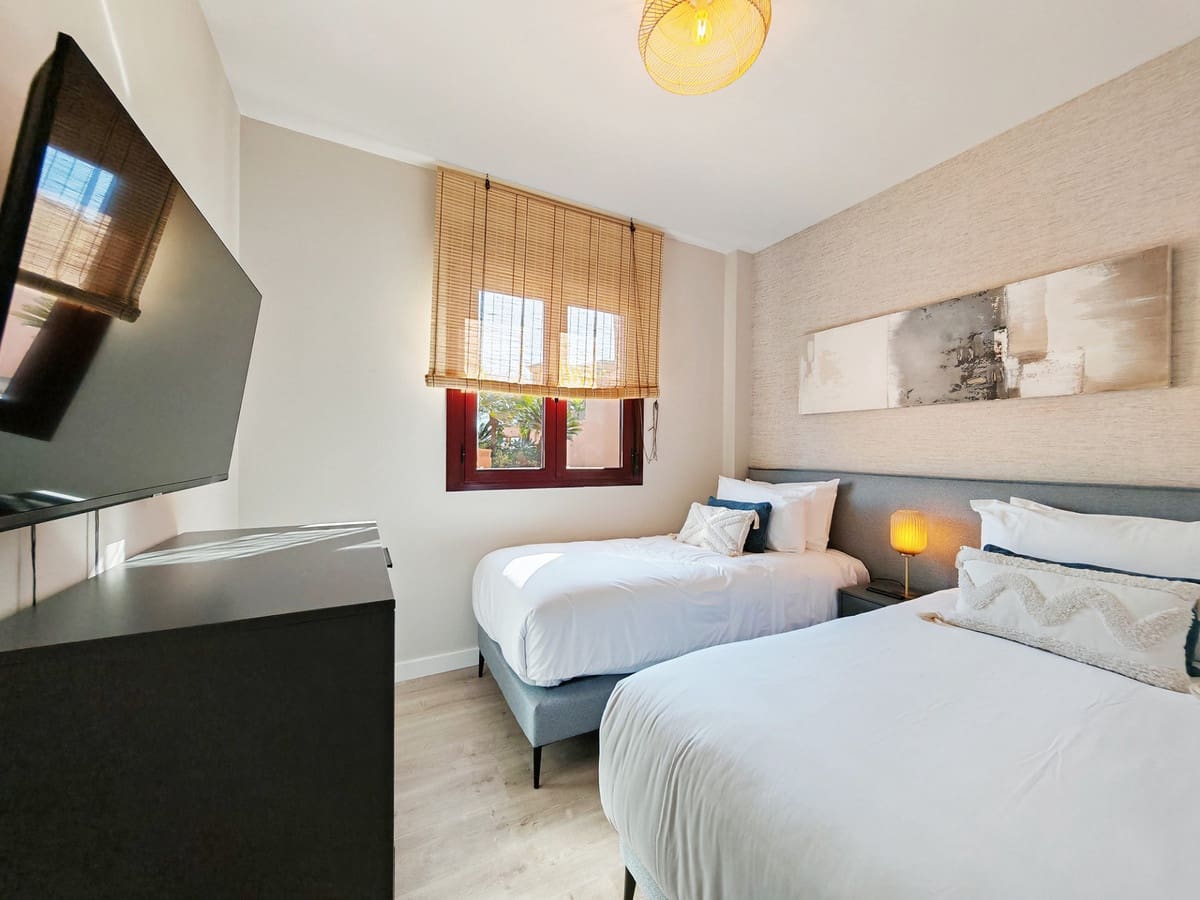 2 bedroom Apartment for sale in El Paraiso with pool garage - € 325,000 (Ref: 9387863)