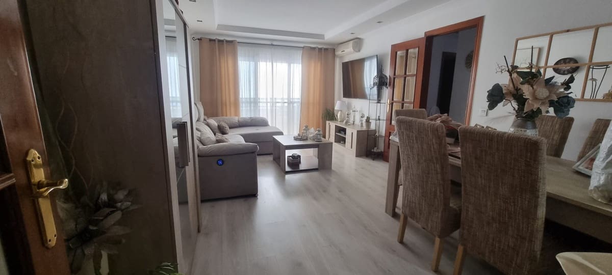 4 sovrum Takvåning till salu i Estepona med garage - 449 000 € (Ref: 9398768)