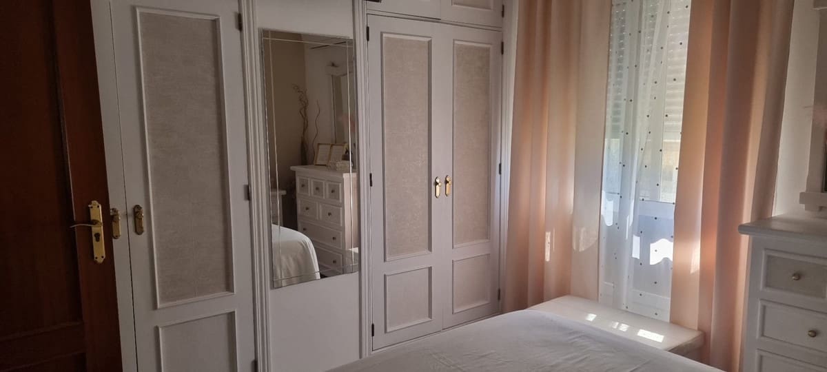 4 sypialnia Penthouse na sprzedaż w Estepona z garażem - 449 000 € (Ref: 9398768)