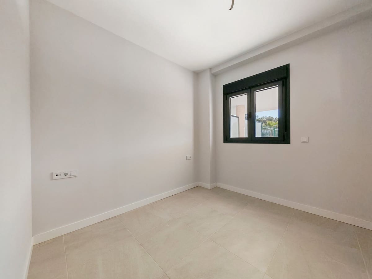 2 Zimmer Apartment zu verkaufen in Estepona mit Pool Garage - 445.000 € (Ref: 9411232)