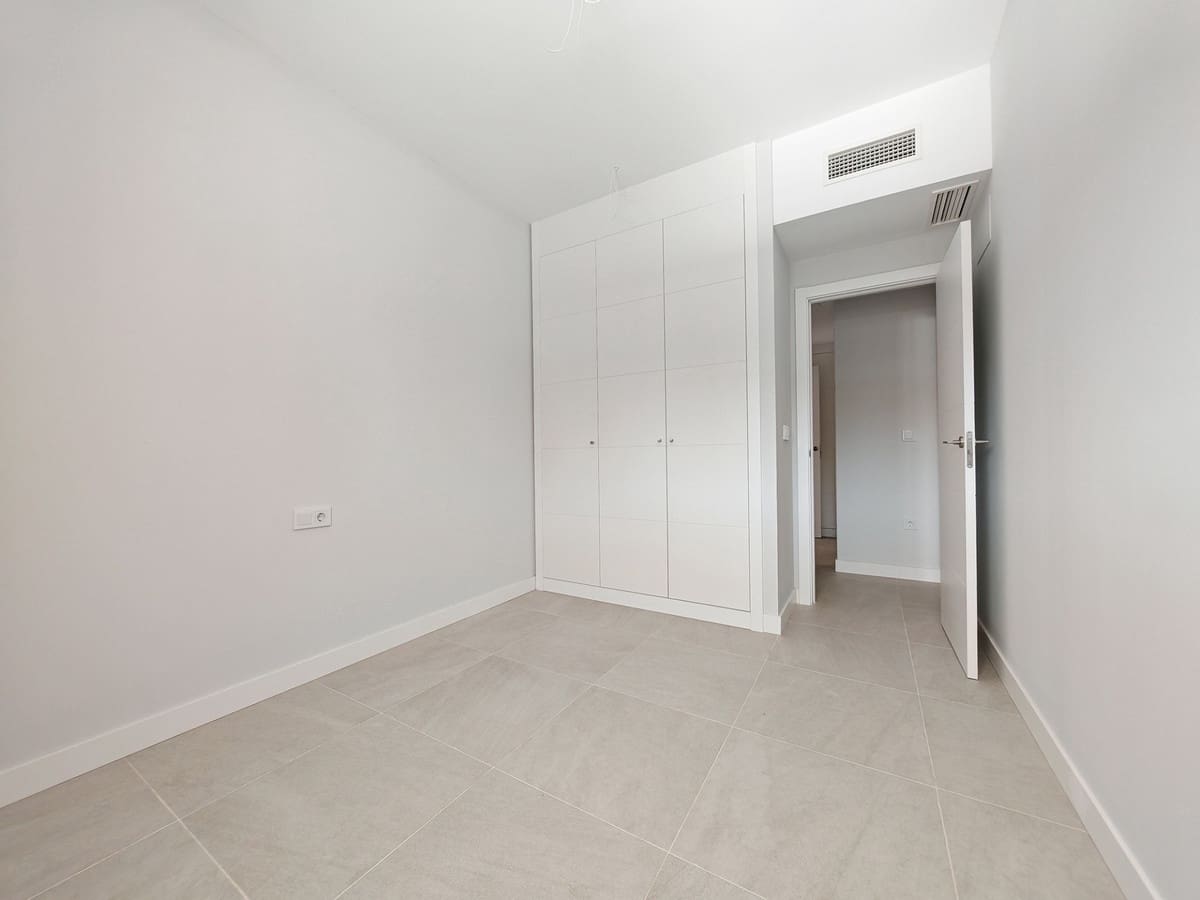 2 Zimmer Apartment zu verkaufen in Estepona mit Pool Garage - 445.000 € (Ref: 9411232)