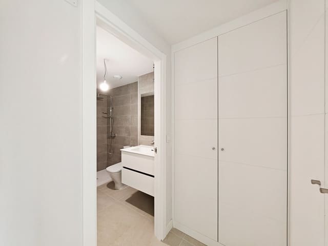 2 Zimmer Apartment zu verkaufen in Estepona mit Pool Garage - 445.000 € (Ref: 9411232)