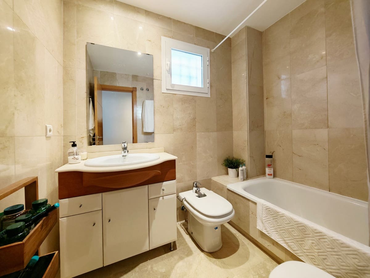 2 slaapkamer Appartement te koop in Benalmadena met zwembad garage - € 335.000 (Ref: 9411323)