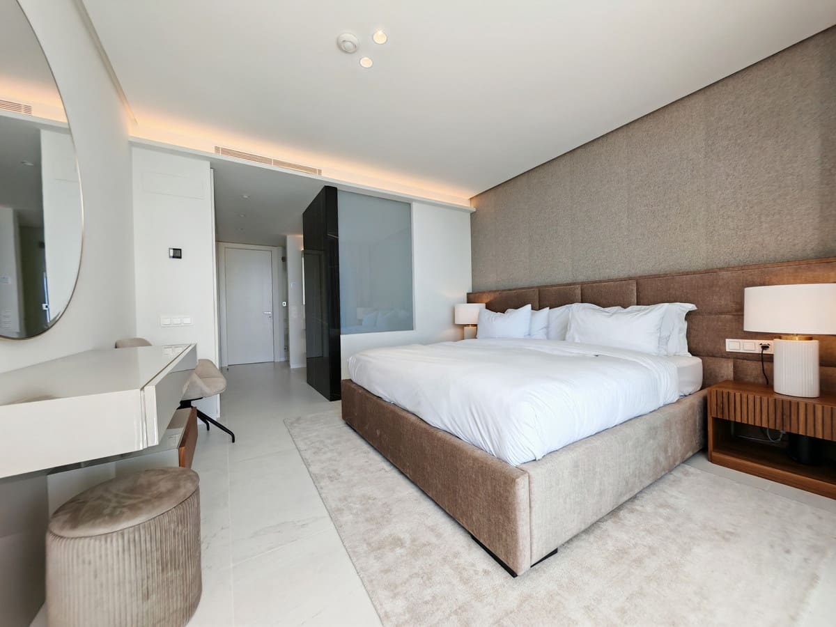 3 sypialnia Apartament na sprzedaż w Ojen z basenem garażem - 1 395 000 € (Ref: 9427469)