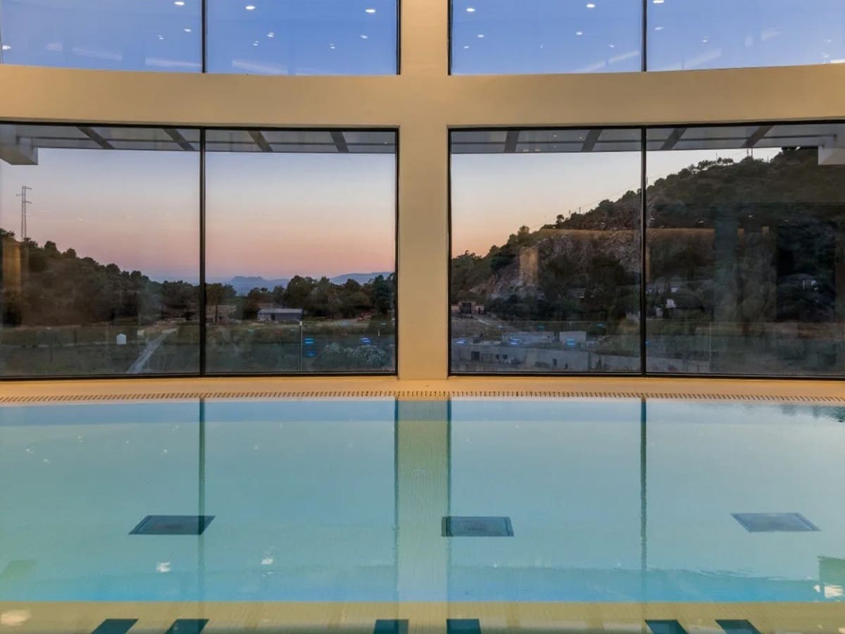 3 sypialnia Apartament na sprzedaż w Ojen z basenem garażem - 1 395 000 € (Ref: 9427469)