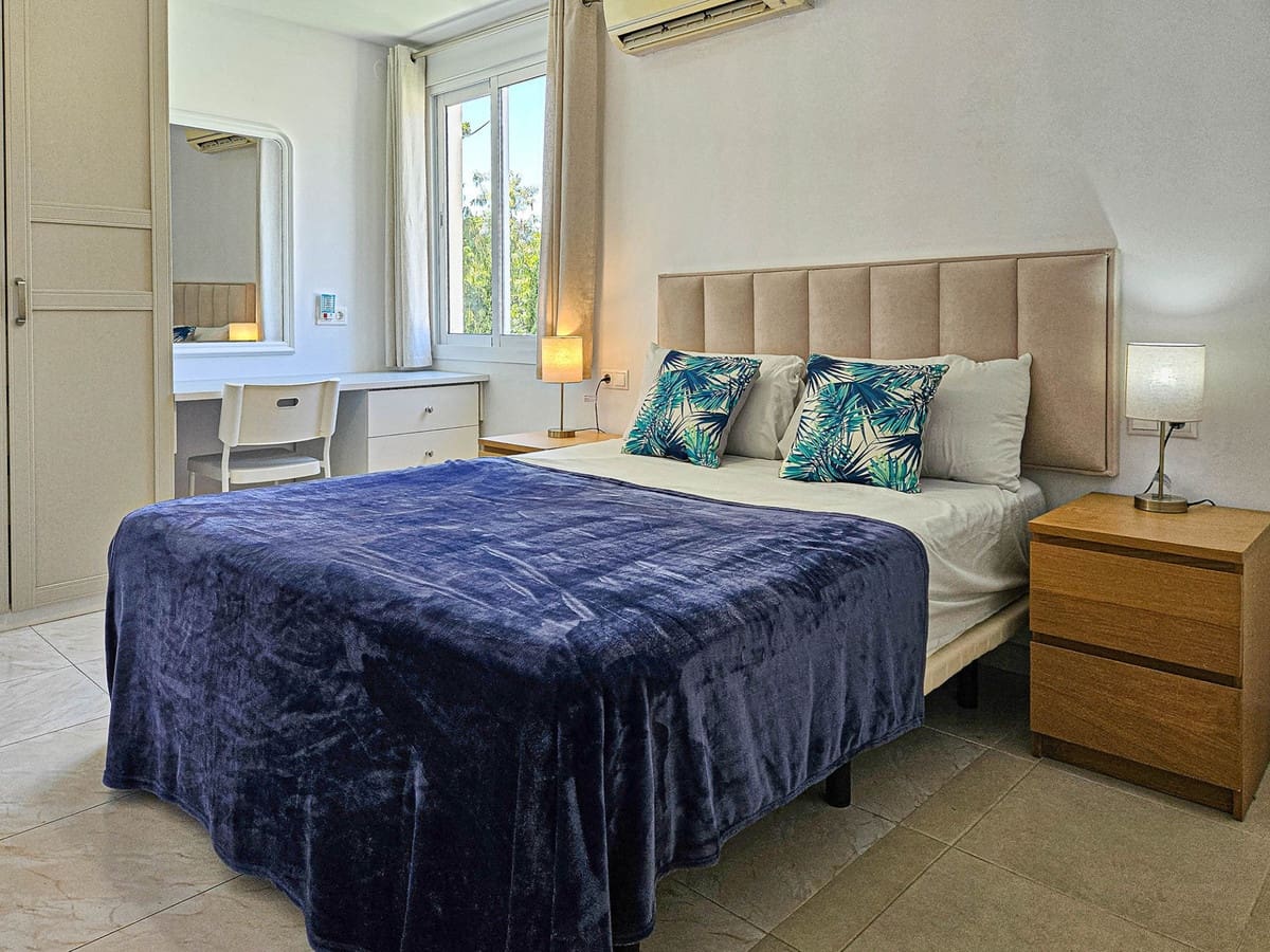 4 slaapkamer Villa te koop in Riviera del Sol met zwembad garage - € 1.100.000 (Ref: 9431253)