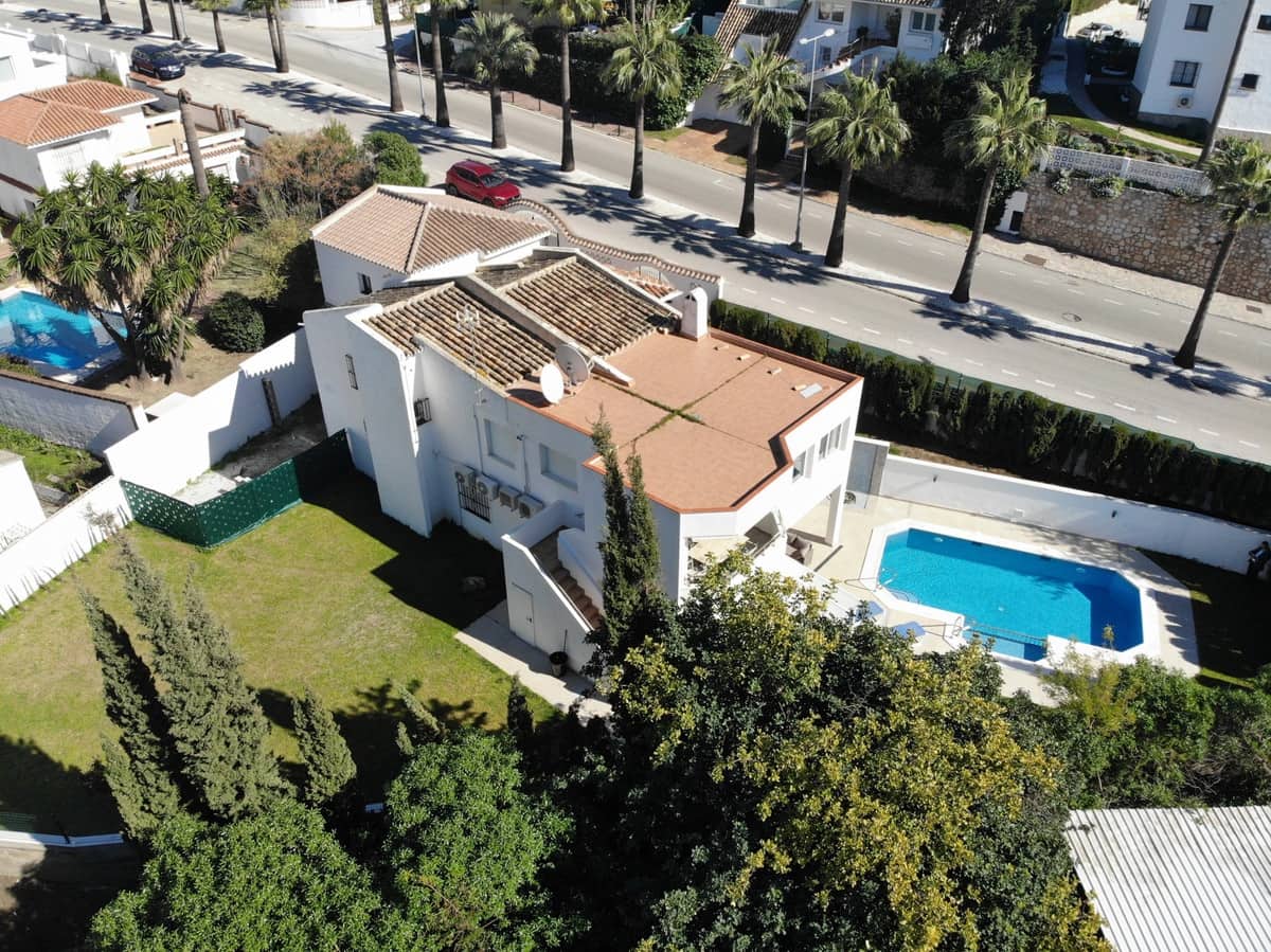 4 slaapkamer Villa te koop in Riviera del Sol met zwembad garage - € 1.100.000 (Ref: 9431253)