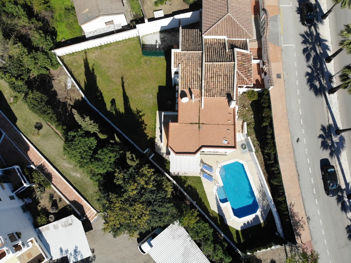4 slaapkamer Villa te koop in Riviera del Sol met zwembad garage - € 1.100.000 (Ref: 9431253)