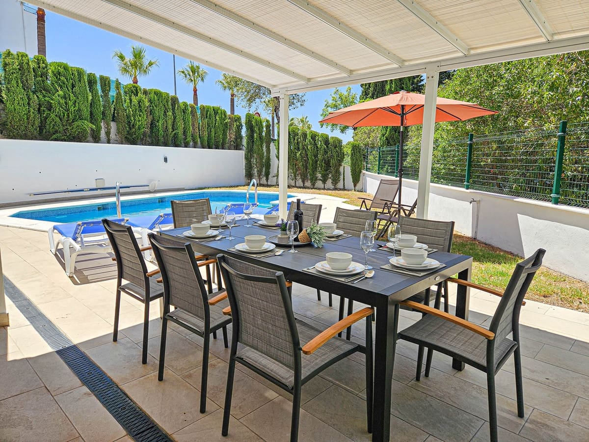 4 slaapkamer Villa te koop in Riviera del Sol met zwembad garage - € 1.100.000 (Ref: 9431253)