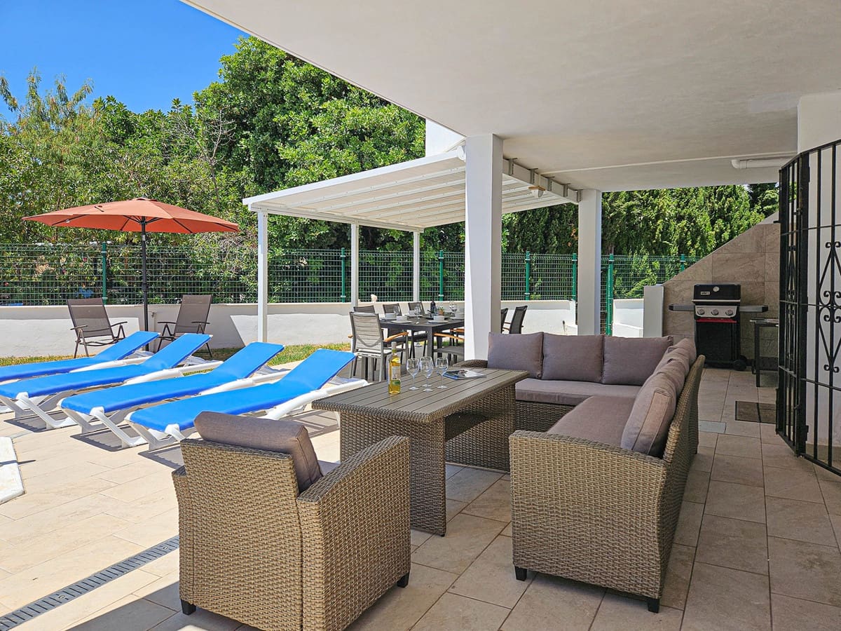 4 slaapkamer Villa te koop in Riviera del Sol met zwembad garage - € 1.100.000 (Ref: 9431253)