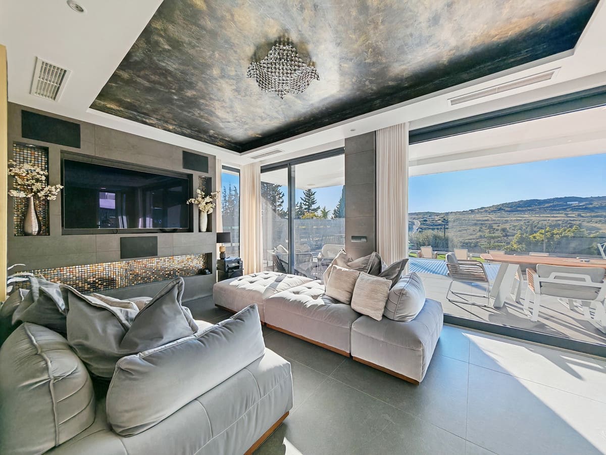 4 chambre Villa/Maison à vendre à Estepona avec piscine garage - 1 590 000 € (Ref: 9440593)