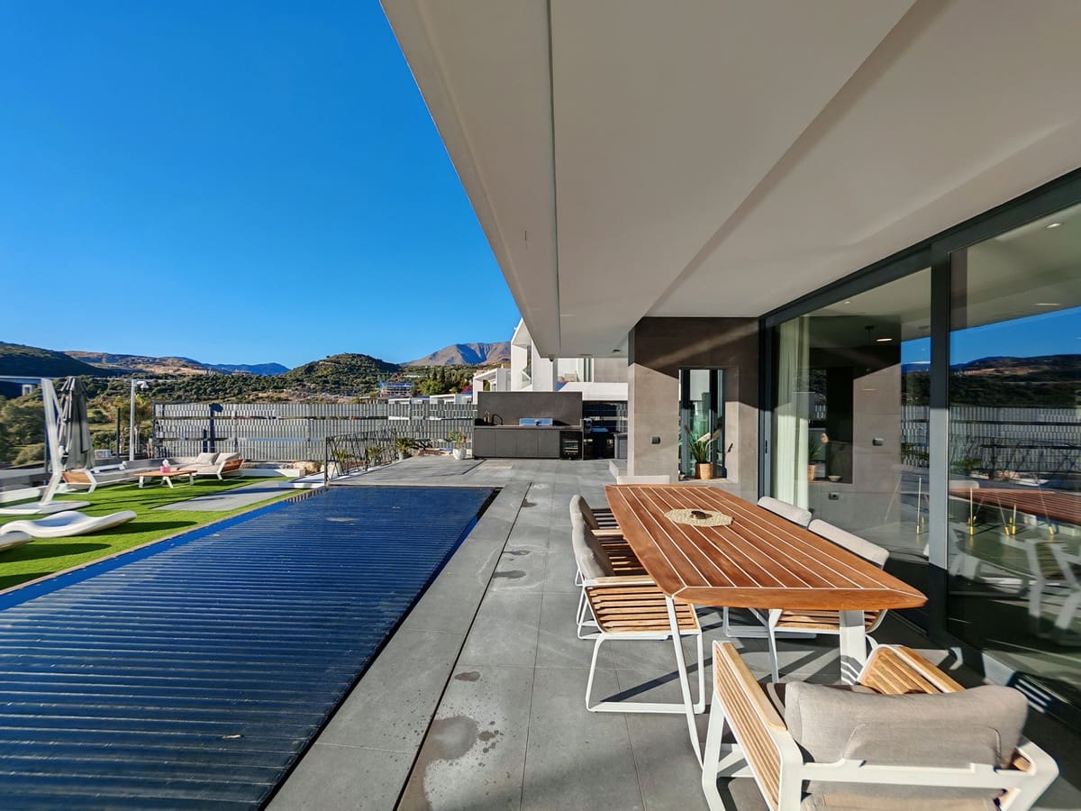 4 chambre Villa/Maison à vendre à Estepona avec piscine garage - 1 590 000 € (Ref: 9440593)