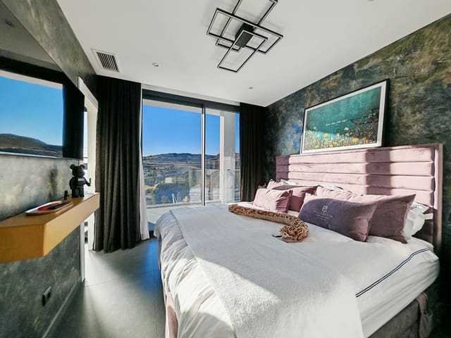 4 chambre Villa/Maison à vendre à Estepona avec piscine garage - 1 590 000 € (Ref: 9440593)