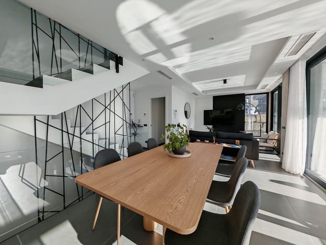 4 soverom Villa til salgs i Estepona med svømmebasseng garasje - € 1 300 000 (Ref: 9444034)