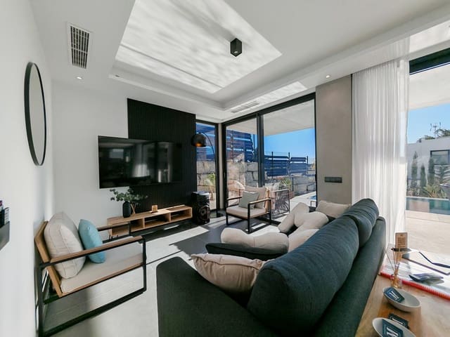 4 soverom Villa til salgs i Estepona med svømmebasseng garasje - € 1 300 000 (Ref: 9444034)