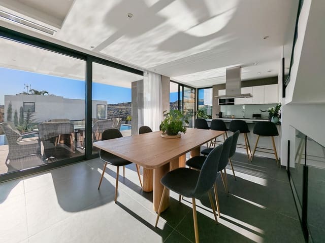 4 chambre Villa/Maison à vendre à Estepona avec piscine garage - 1 300 000 € (Ref: 9444034)