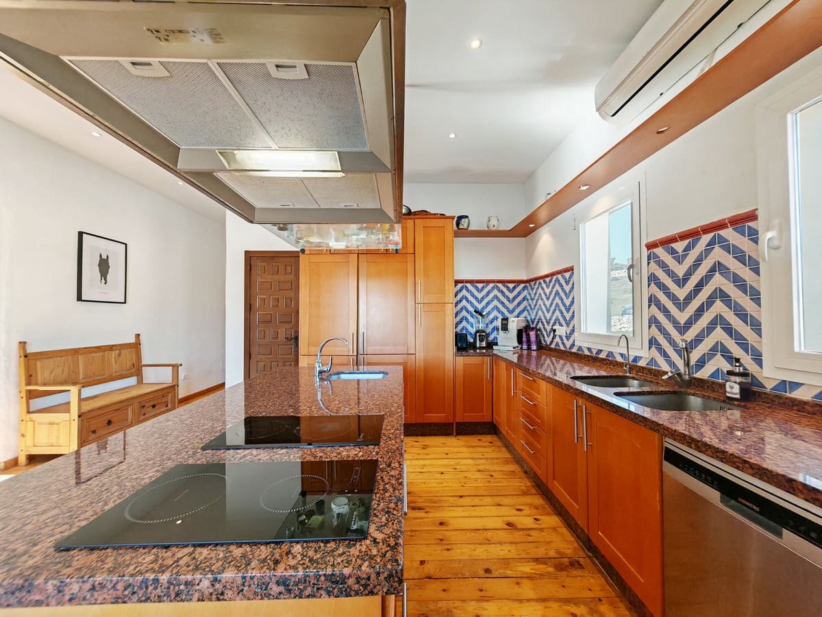 12 bedroom Finca/Country House for sale in Coin with pool garage - € 2,800,000 (Ref: 9462040)